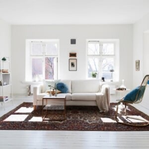 puristisches appartement-wohndesign möbel sofa weiß shabby-chic-touch