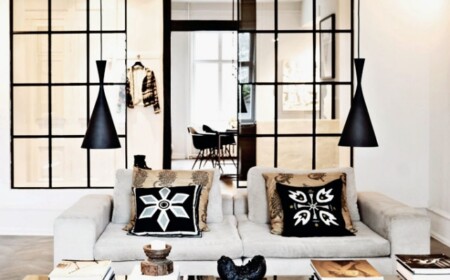 farbschema ideen schwarz weißes-wohnzimmer wohntextilien-couchkissen