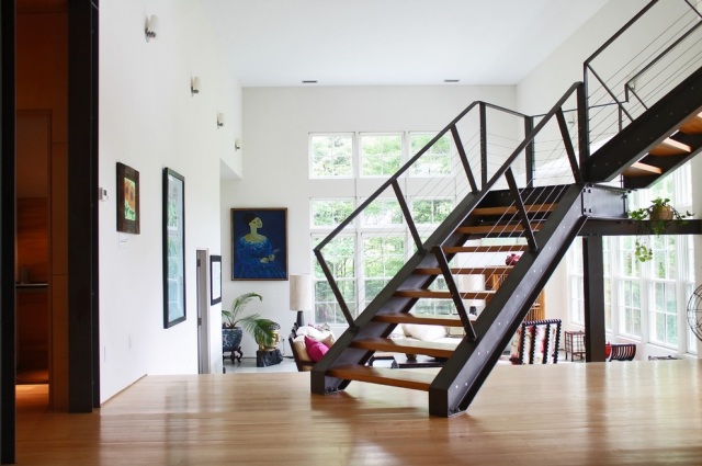stahl treppe modern-holz trittstufen-innendesign ideen
