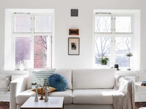 weißes sofa-klassisch möbeldesign-wohnung stil skandinavisch