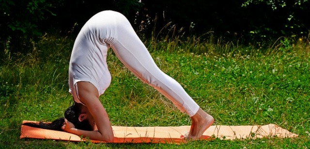 Yoga Übungen Anfänger Training zuhause Asanas Schritt 2  