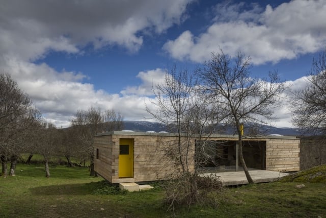 B-House gelbe eingangstür zeitgemäß holz-pavillon