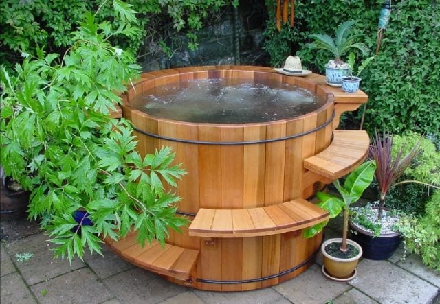 Badespaß Whirlpool Funktion Wellnessoase im Garten
