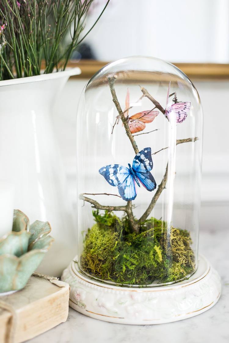 Bastelideen mit Moos im Glas Deko mit Schmetterlingen und Naturmaterialien selber machen