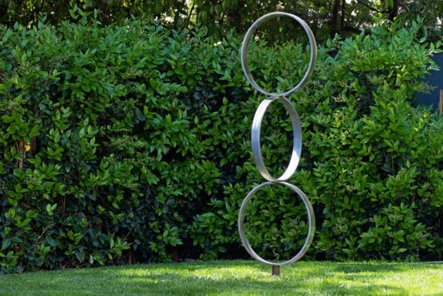 Ideen drei Kreise moderne futuristische Skulptur