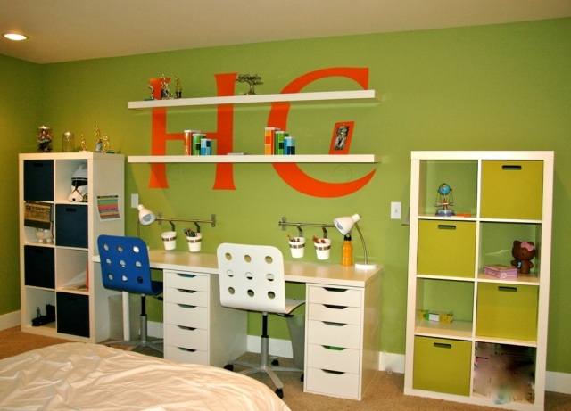 Farben Jungenzimmer grüne wandfarbe-Schreibtische mit stauraum Stühle 