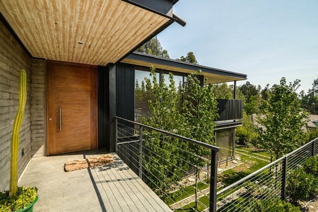 Flachdach haus-mit Garten-Terrasse Balkon-Aussicht fassade metallverkleidung