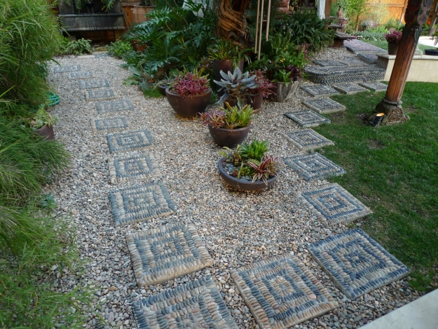 Gartenwege Aus Kieselsteinen Interessante Mosaik Ideen