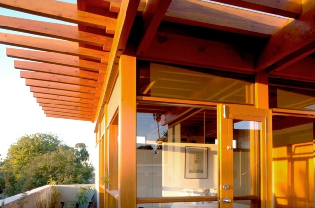 Verglasung Fassade Holz Konstruktion Balkon