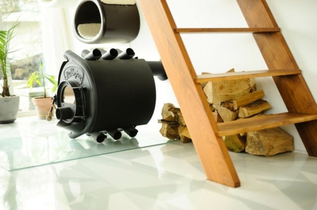 Holztreppe Marmorfliesen modern stilvoll rustikal Wohnstil Boot