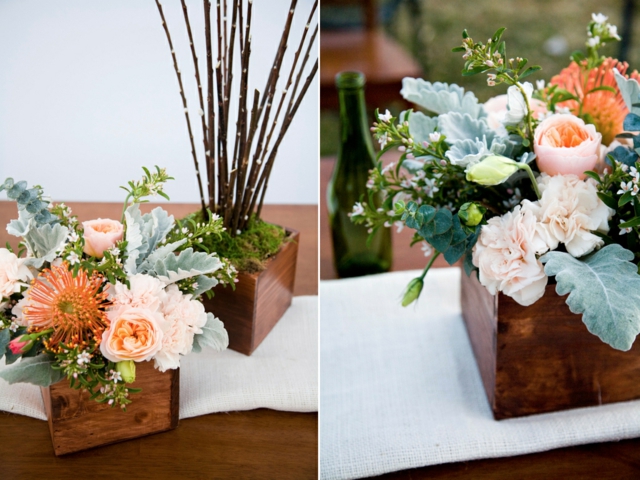 Hyazinthen Holzkiste weiße Rosen Windlichter Weidenzweige Blumengestecke selber machen