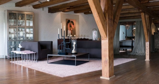  schwarze Möbel Set Wohnzimmer Holz Balken Bilder Metall Schrank