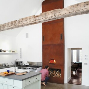 Küche Kochherd Kleine Insel klassische Möbel restaurieren weiße Wände