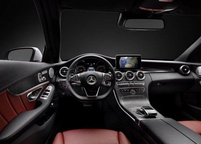 Benz C Klasse 2015 innenraum rot schwarz