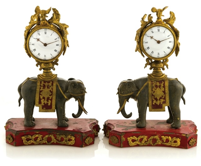 Paar chinesische-antike Uhren design Bronze Rot-Sockel Lackiert Elefanten auktion-genf