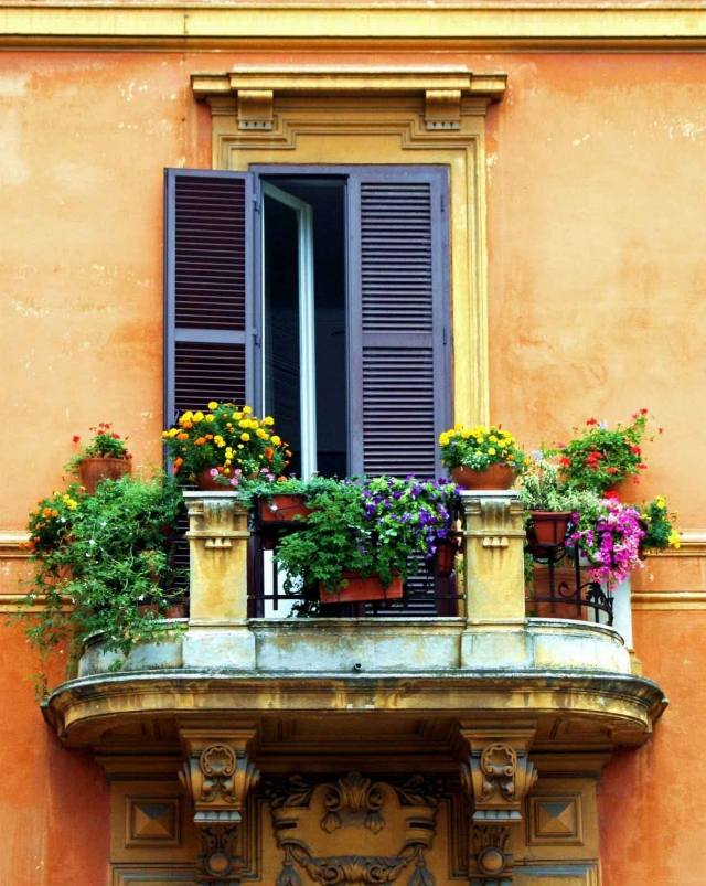 Pflanzen Balkon klassisch blumen dekoration terrasse ideen