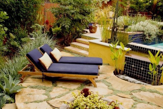 Garten schön frisch atmosphäre entspannung liegestühle pool