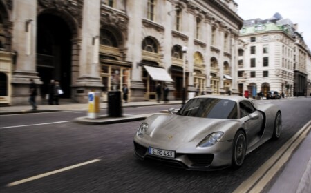 Porsche-918-Spyder-2015-vorn3