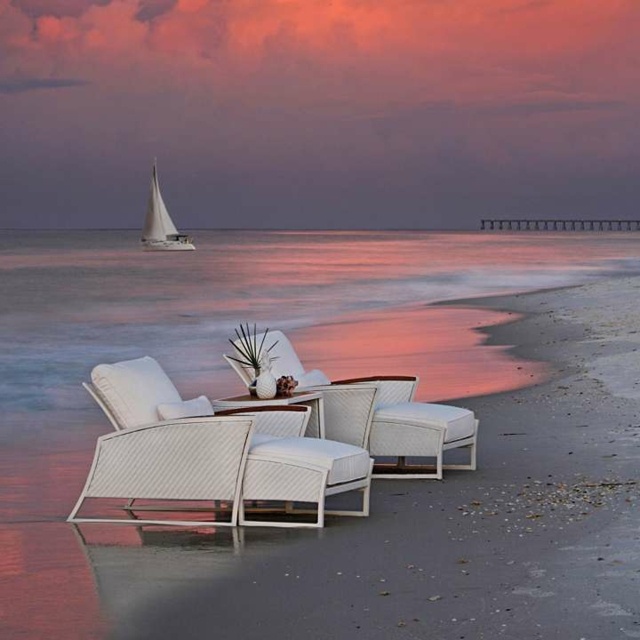 modernes Möbel Design Outdoor Bereich romantische Stimmung Ozean Sonnenuntergang