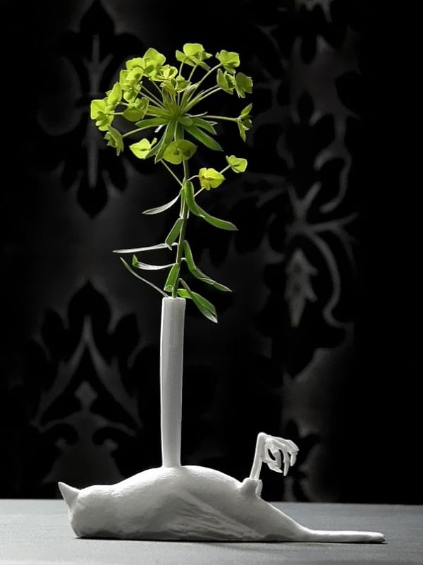 ReBird Designer-Vase Studio-Toer symbolisiert die Wiedergeburt 