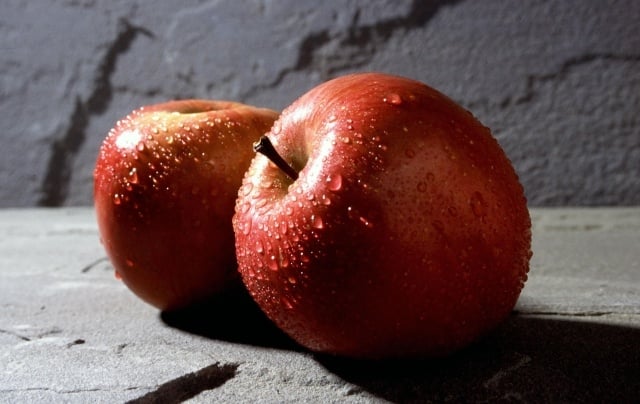 Rote Äpfel-gesunde ernährung gegen-hohen cholesterinspiegel
