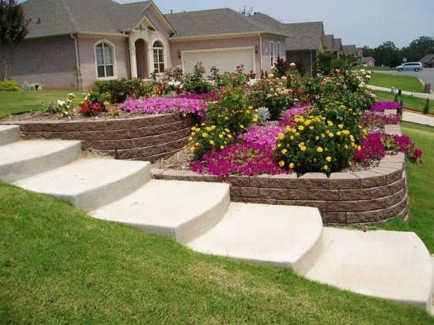 Treppen im Garten bauen aus Gußbeton Blumenbeete stützmauer