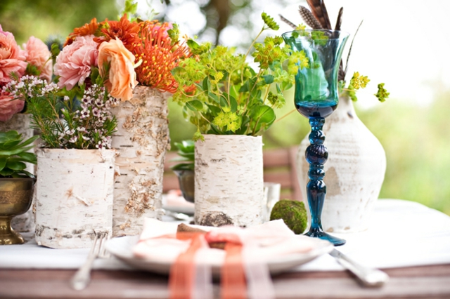 Vase Baumstamm frische Blumen Tisch Deko Frühling Hortensien Rosen Blumengestecke