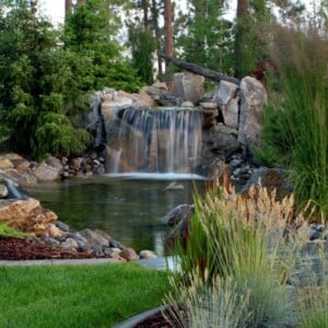 Wasserfall im Garten