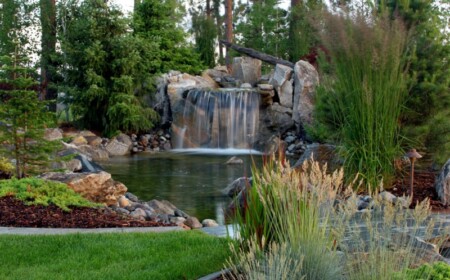 Wasserfall im Garten