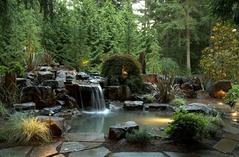 Wasserfall-Gartenteich-japanischer-Stil-anlegen-Ideen