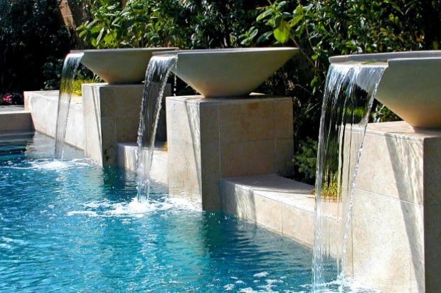 Wasserspiele im Garten Teich anlegen Gestaltung Brunnen