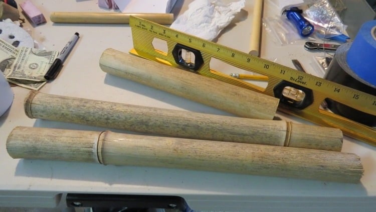 brunnen-bambus-selber-bauen-anleitung-wasserwaage-messen-schneiden