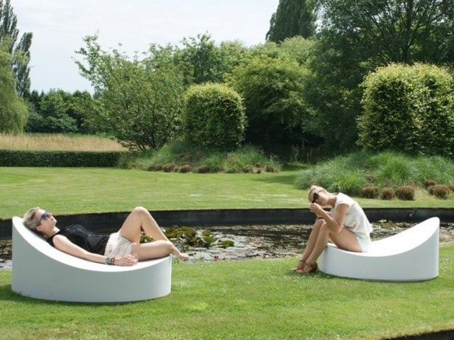 circle lounge-sofa weiß-kunststoff klare formensprache Pieter Jamart 