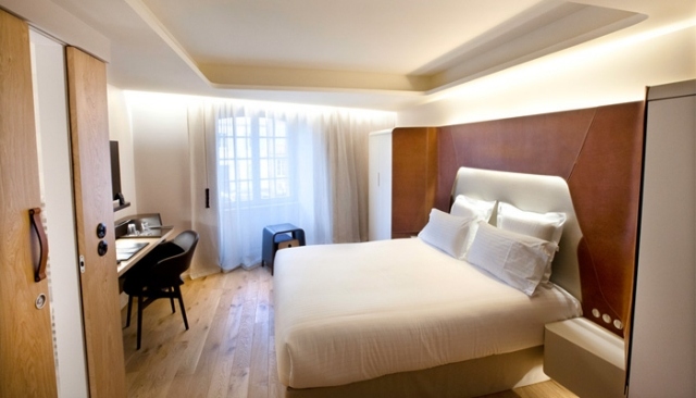 hotel schlafzimmer bett designer ideen beistelltisch büro
