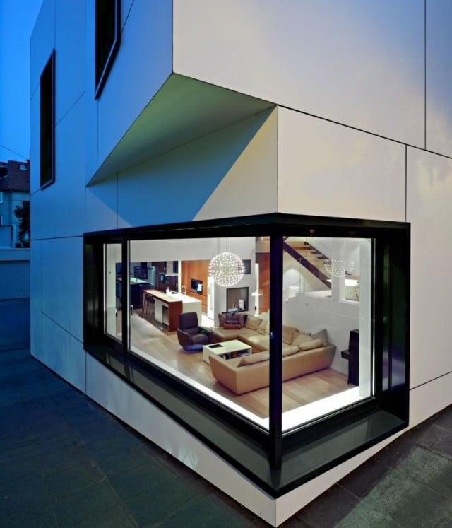 einfamilienhaus design modern a-a weiße-fassade verkleidung-glas 