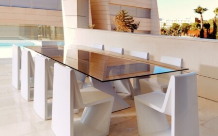 gartentich-modern-weiss-skulptural-glasplatte-REST-VONDOM