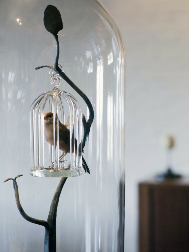 Deko Ideen präparierte Vögel Wohnzimmer einrichten Metall