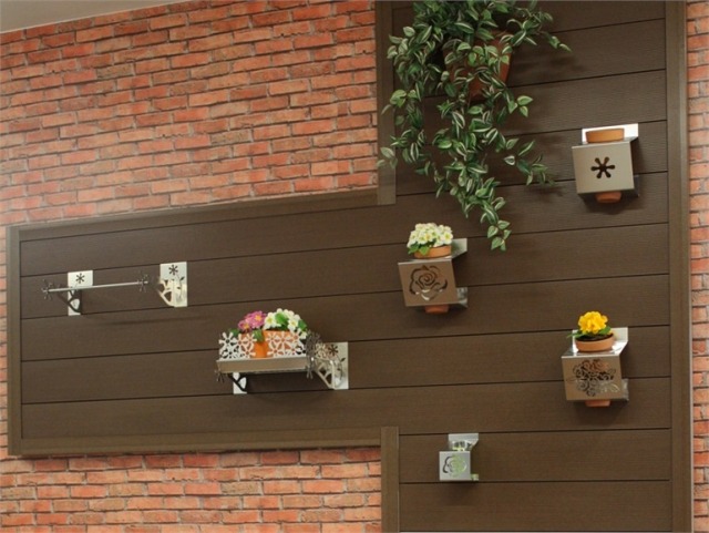 holzpaneele für fassaden pflanzenhalter metall braun balkon