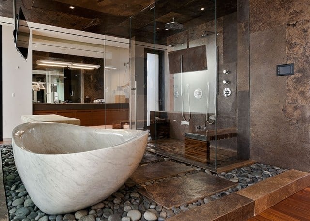 luxus einrichtung-bad kiesel steine badewanne-marmor freistehend glas-begehbar