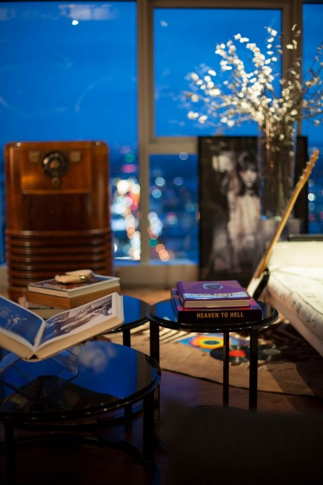 luxus penthouse einrichtung eklektisch deko objekte nachtbeleuchtung