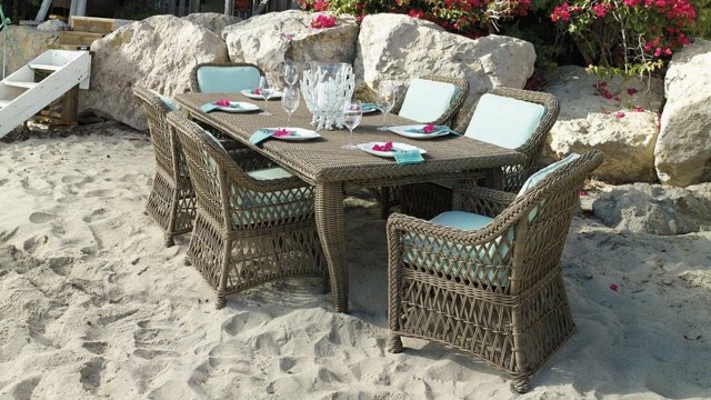 Gartenaccessoires Stühle Tisch Sand Sommer Sonne