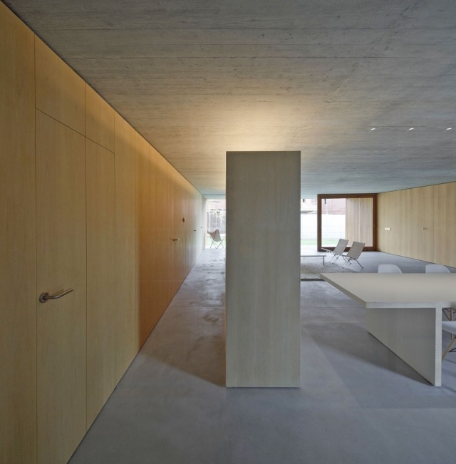 minimalistisches haus spanien einrichtung beton holz