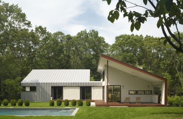 bungalow architektur mit pultdach weiße fassade Eisner Design-LLC