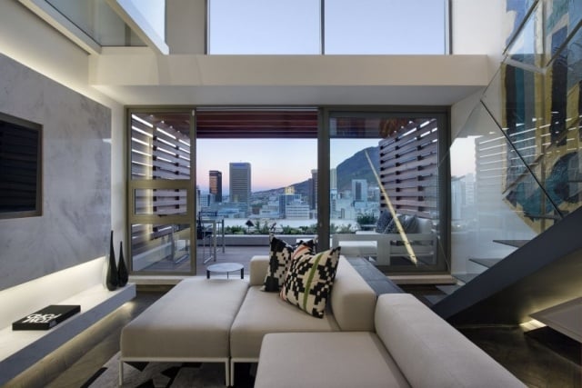 moderne maisonette saota balkon wohnbereich led beleuchtung wohnwand