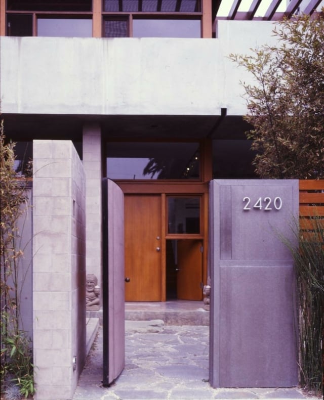 moderne minimalistische Architektur Haus Eingang Beton Metall Gartentor