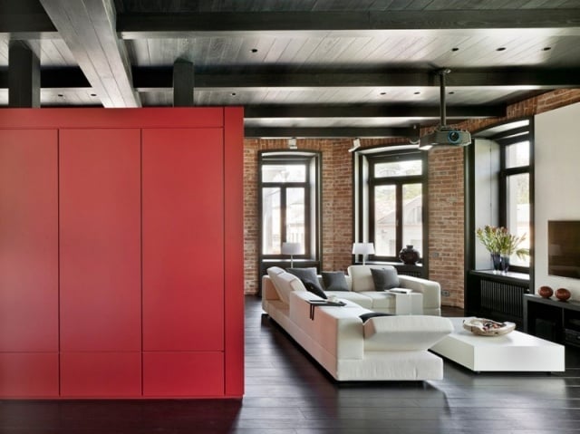 neu renovierte Wohnung flammend rot imposant kräftig