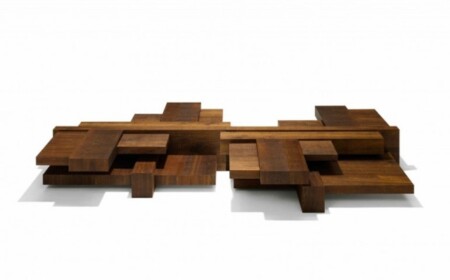 niedriger-couchtisch-holz-design-asymmetrische-linien