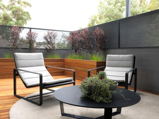 patio möbel Sichtschutz-Ideen gestaltung-Pflanzkübel holz 