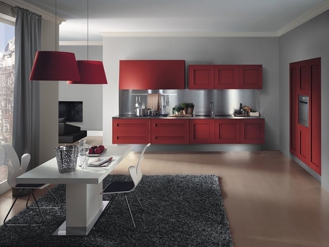 küche ideen melograno-teppich boden-Kronleuchter rot ausgefallenes-design