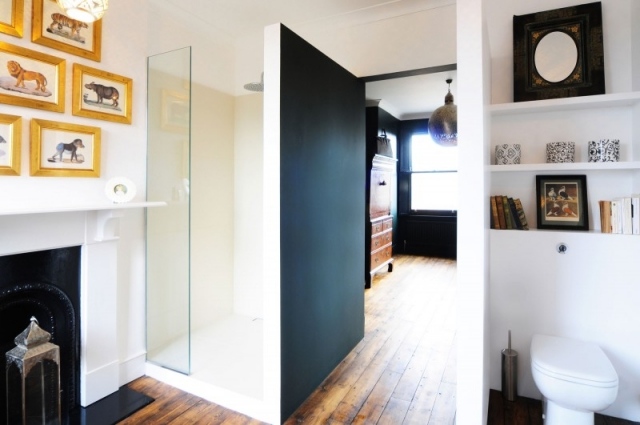 schwarz weiß-kontraste holz-fußboden belag-einfamilienhaus renoviert